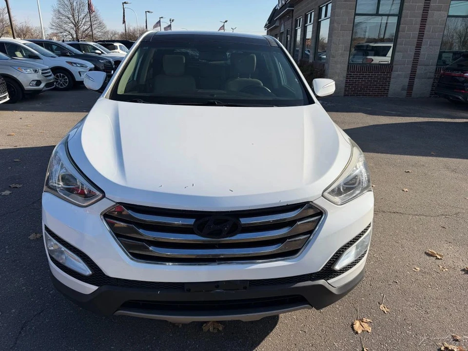 2013 Hyundai Santa Fe - Image 8 of 12
