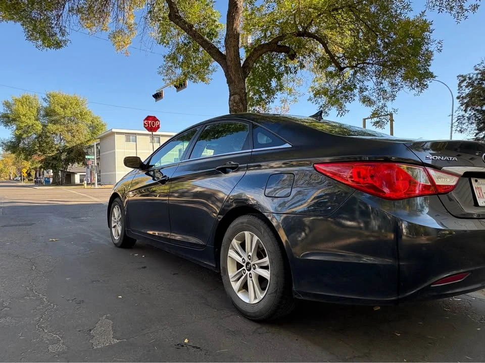 2013 Hyundai Sonata - Image 2 of 9