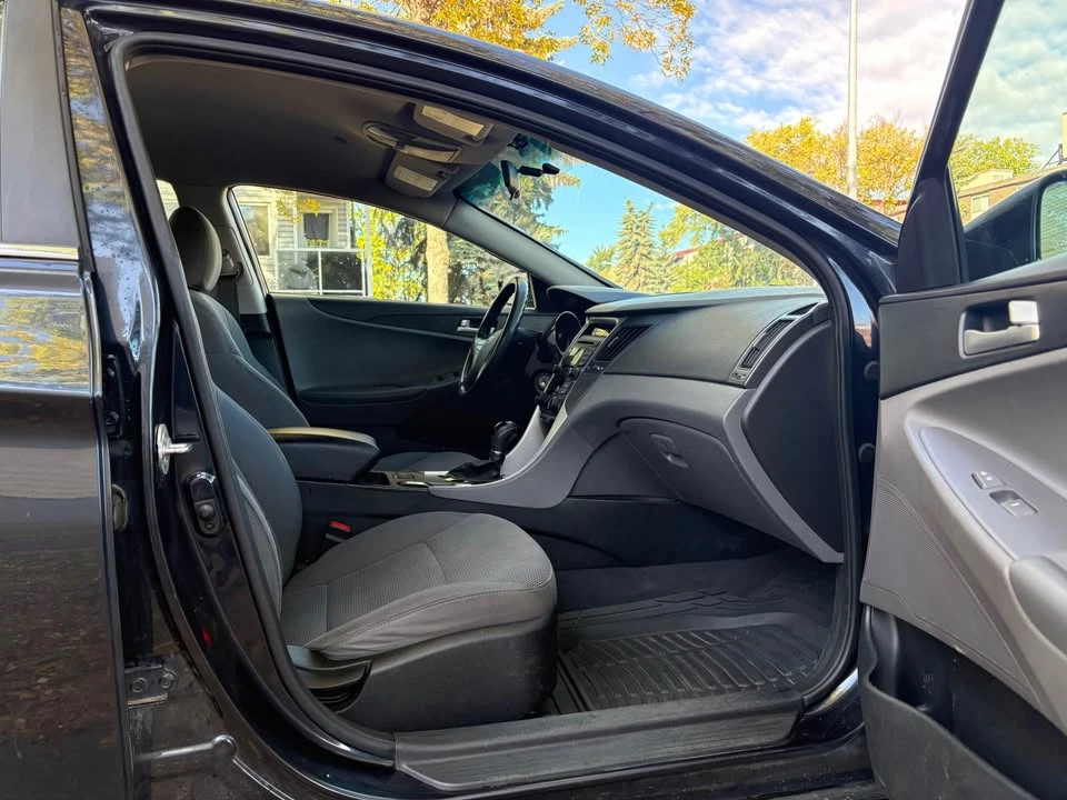 2013 Hyundai Sonata - Image 9 of 9