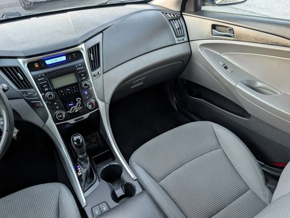 2013 Hyundai Sonata - Image 11 of 18