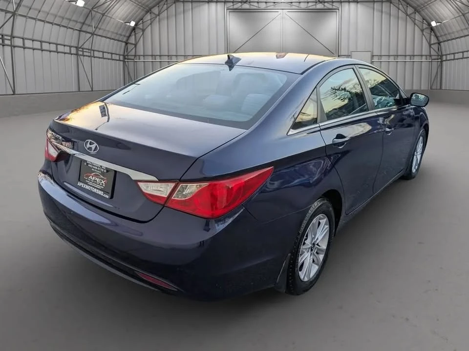 2013 Hyundai Sonata - Image 5 of 18