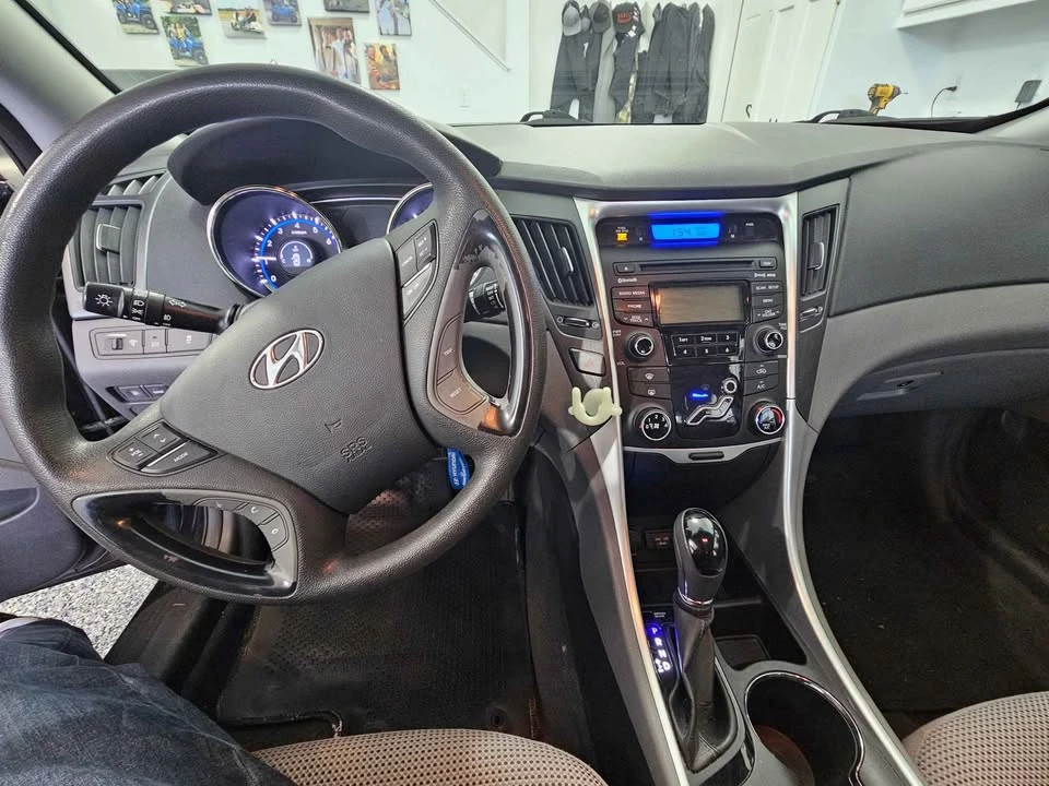 2013 Hyundai Sonata - Image 5 of 10