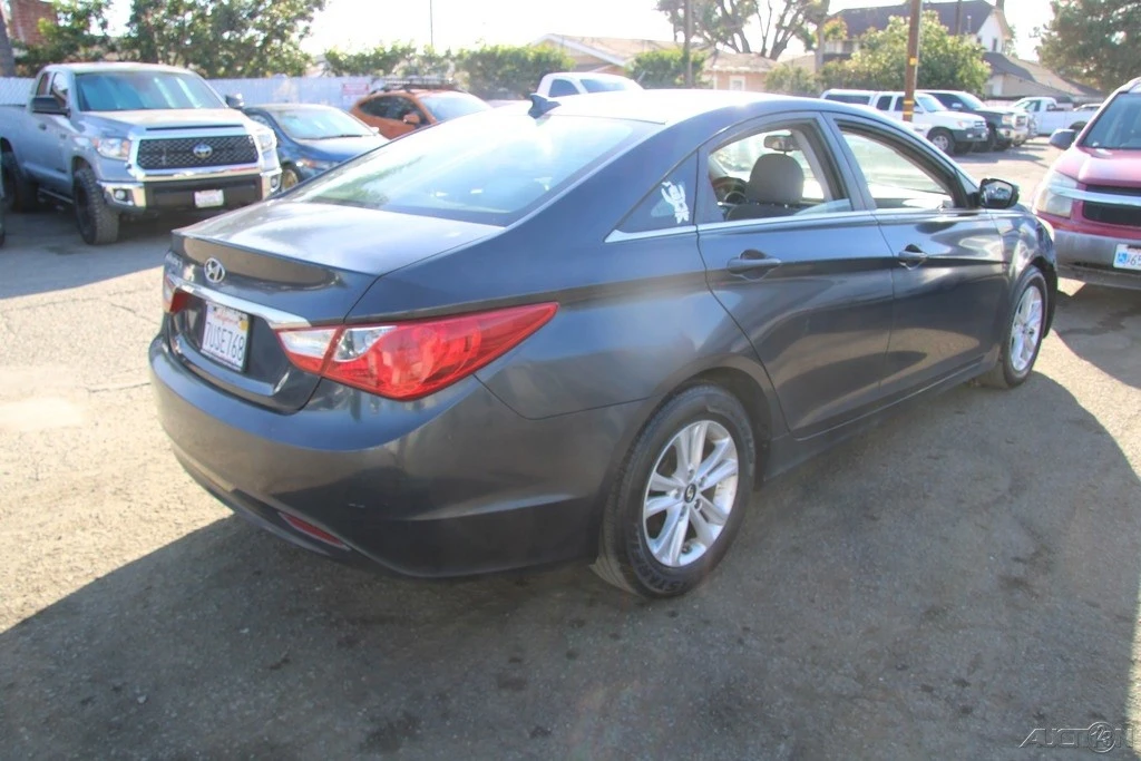 2013 Hyundai Sonata - Image 5 of 21
