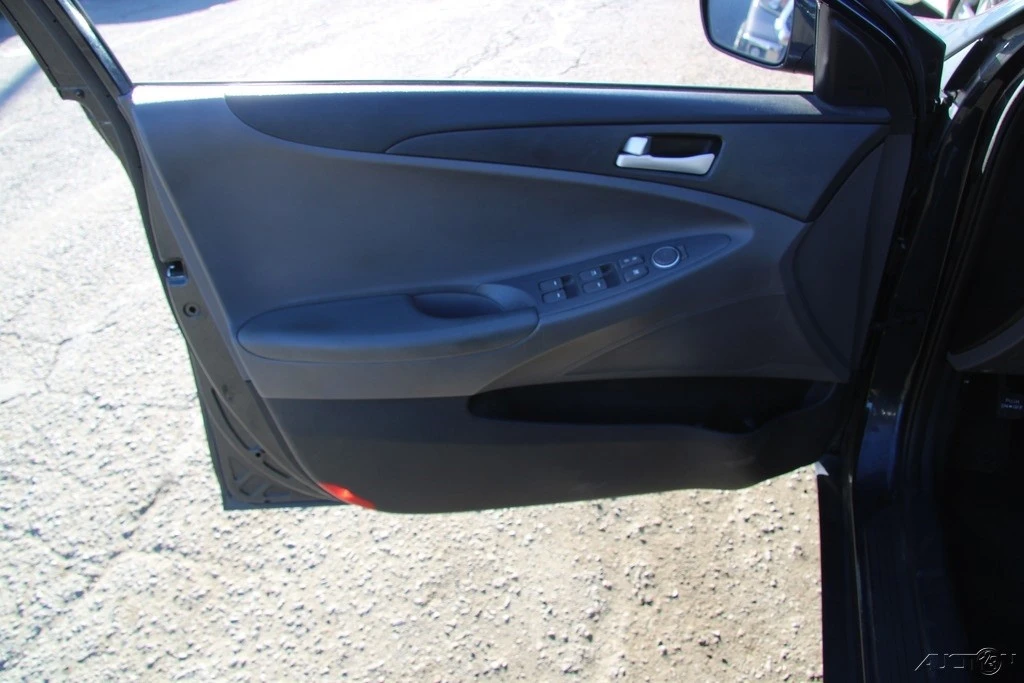 2013 Hyundai Sonata - Image 13 of 21