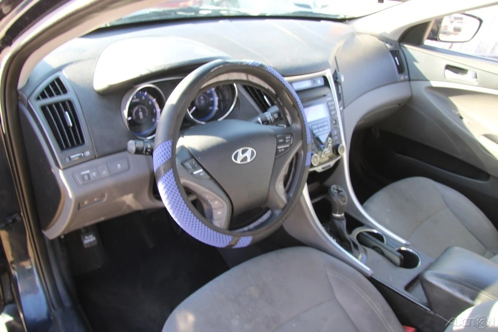 2013 Hyundai Sonata - Image 15 of 21