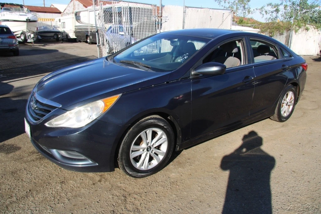 2013 Hyundai Sonata - Image 10 of 21