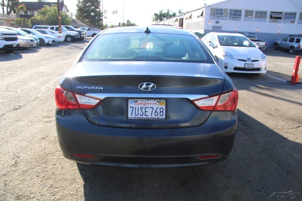 2013 Hyundai Sonata - Image 6 of 21