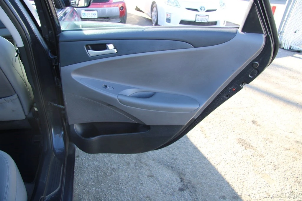 2013 Hyundai Sonata - Image 20 of 21