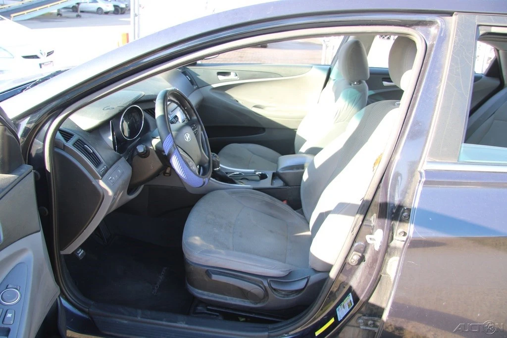 2013 Hyundai Sonata - Image 14 of 21