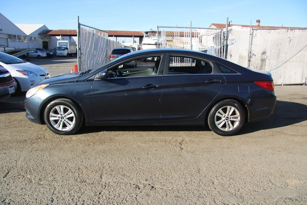2013 Hyundai Sonata - Image 9 of 21