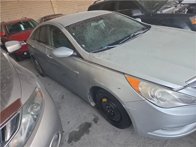 2013 Hyundai Sonata - Image 3 of 10