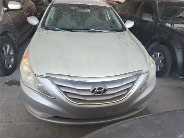 2013 Hyundai Sonata - Image 2 of 10