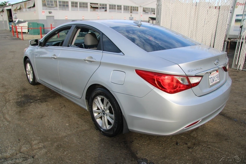 2013 Hyundai Sonata - Image 4 of 21