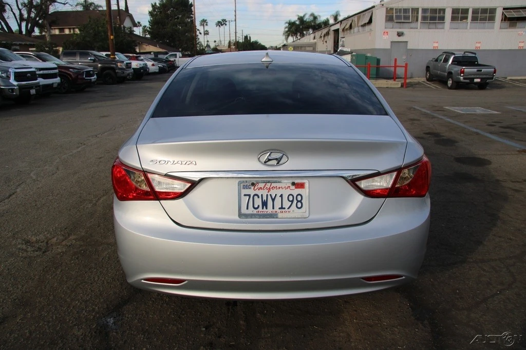 2013 Hyundai Sonata - Image 5 of 21