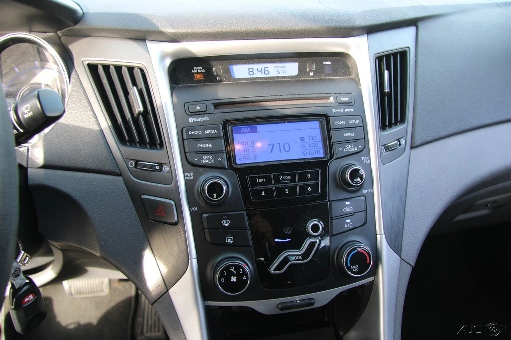 2013 Hyundai Sonata - Image 16 of 21
