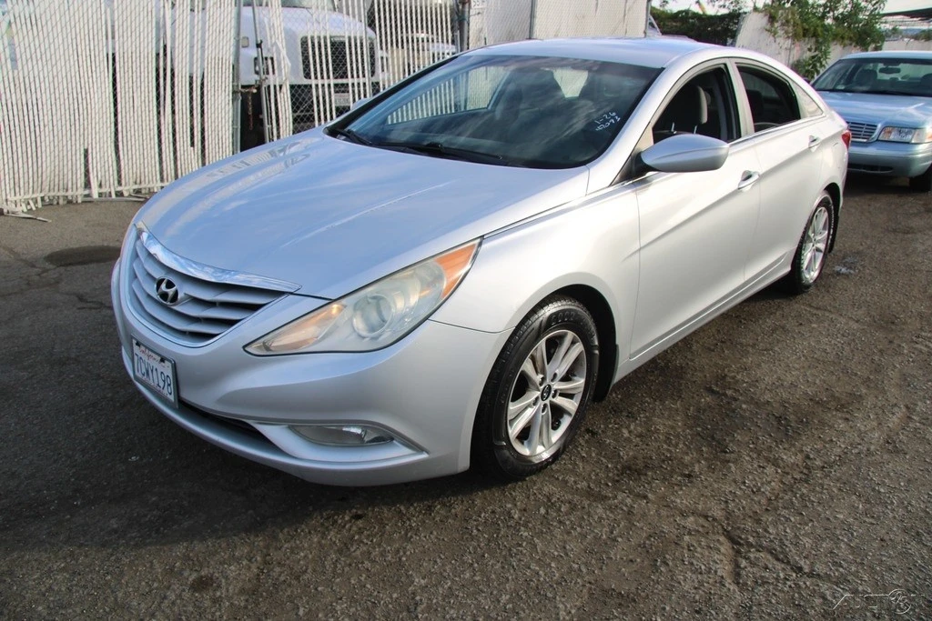 2013 Hyundai Sonata - Image 2 of 21