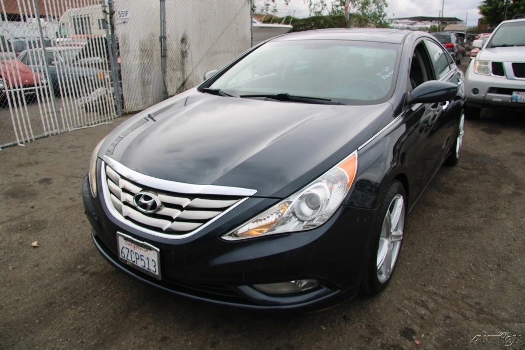 2013 Hyundai Sonata - Image 2 of 21