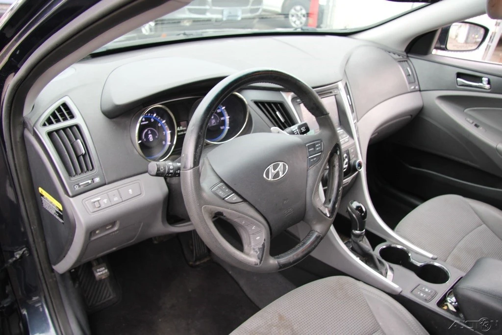 2013 Hyundai Sonata - Image 14 of 21