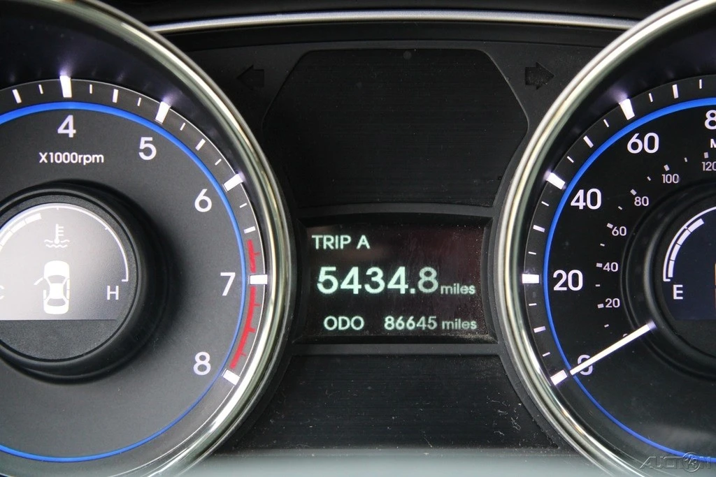 2013 Hyundai Sonata - Image 16 of 21