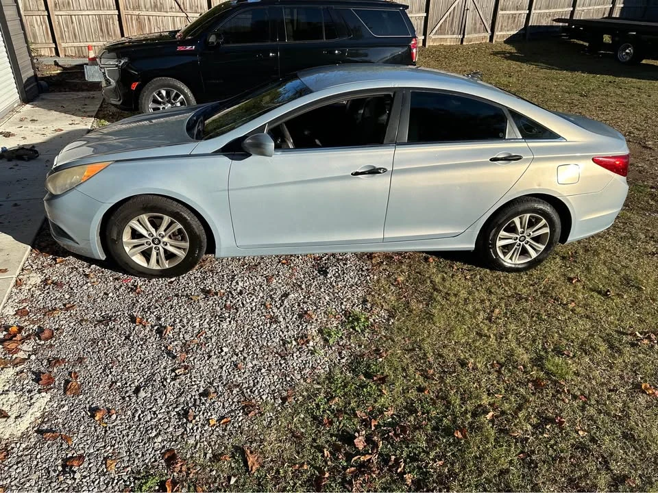 2013 Hyundai Sonata - Image 6 of 8