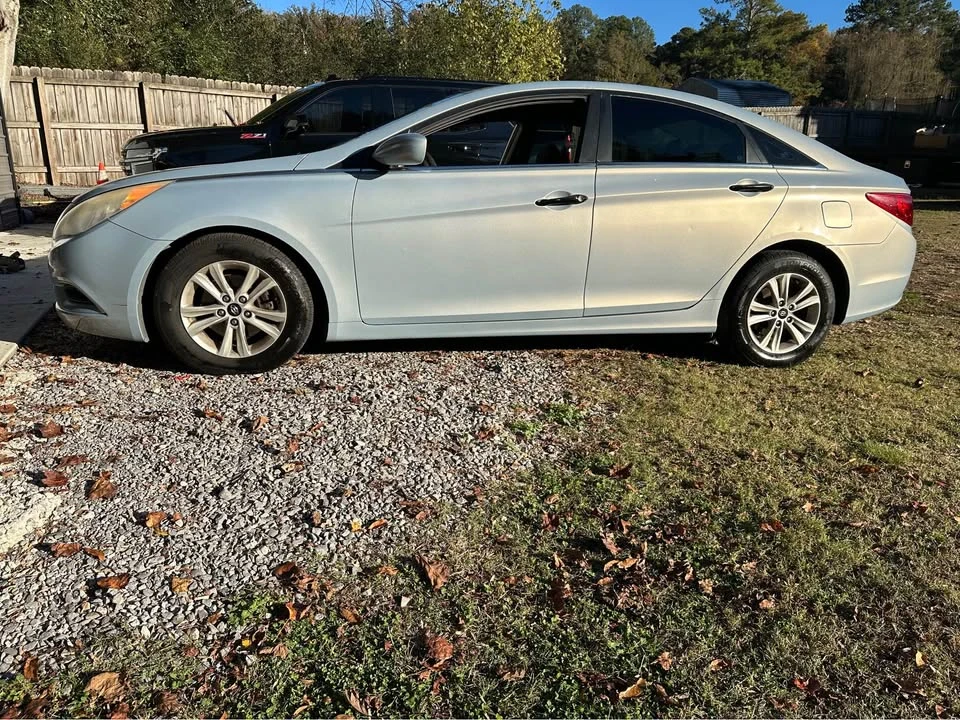 2013 Hyundai Sonata - Image 5 of 8
