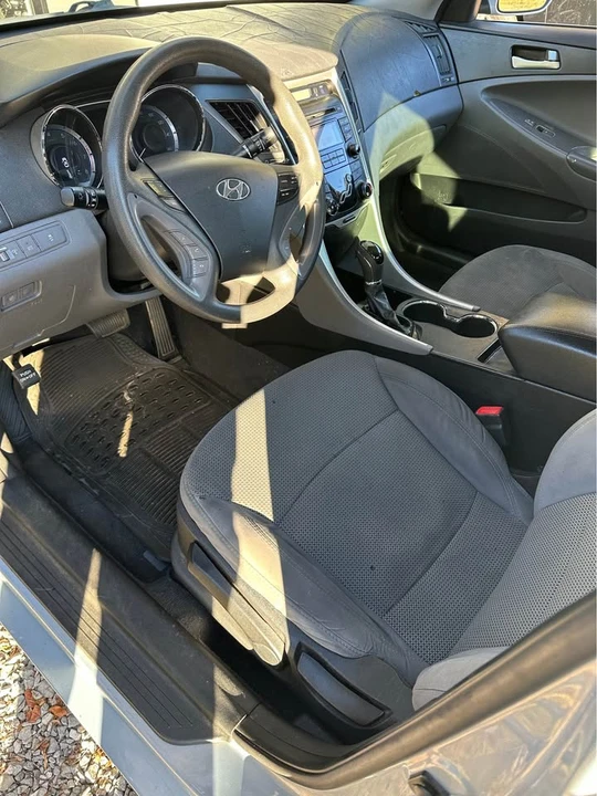 2013 Hyundai Sonata - Image 2 of 8
