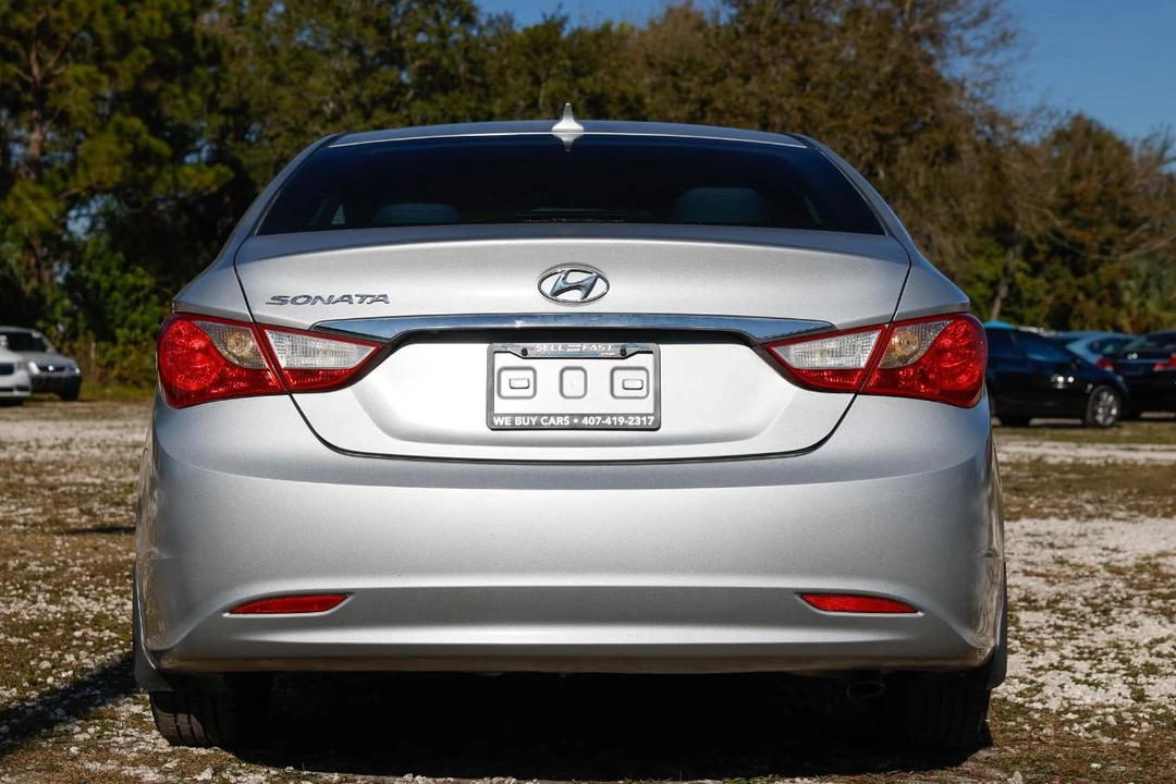 2013 Hyundai Sonata - Image 7 of 21