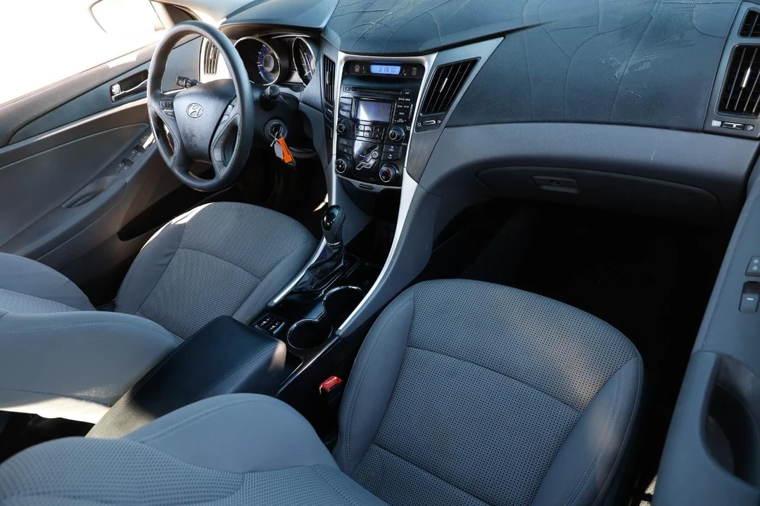 2013 Hyundai Sonata - Image 18 of 21