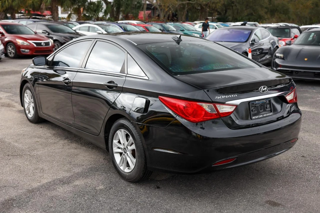 2013 Hyundai Sonata - Image 6 of 12