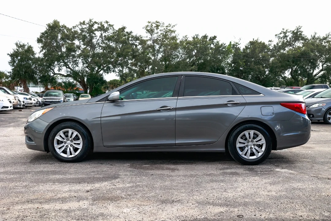 2013 Hyundai Sonata - Image 3 of 12