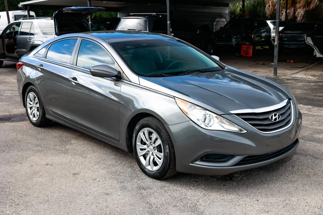 2013 Hyundai Sonata - Image 15 of 21
