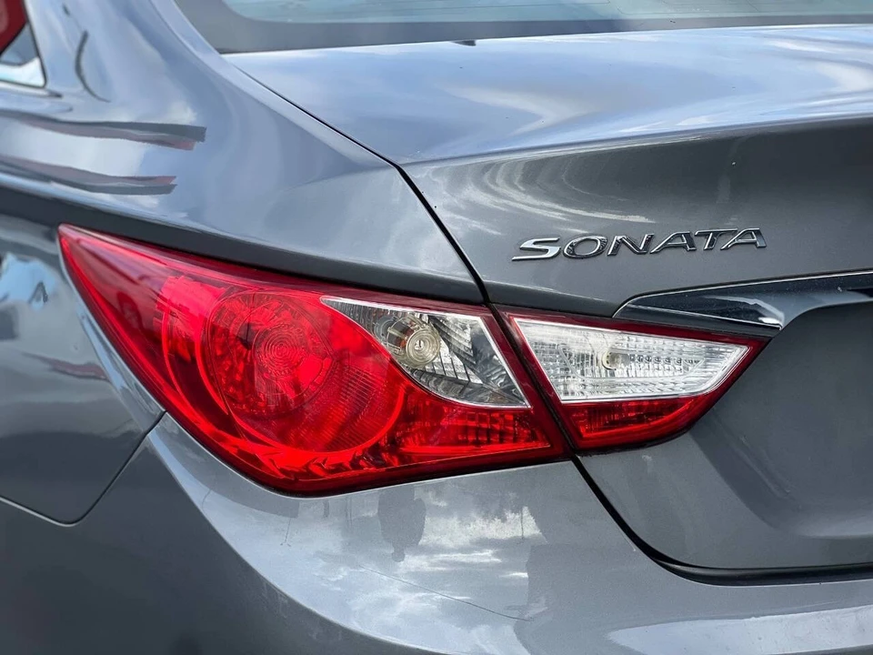 2013 Hyundai Sonata - Image 12 of 21