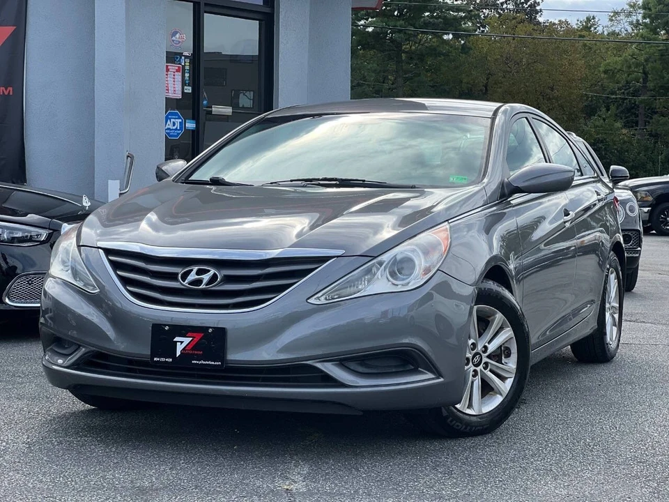 2013 Hyundai Sonata - Image 2 of 21