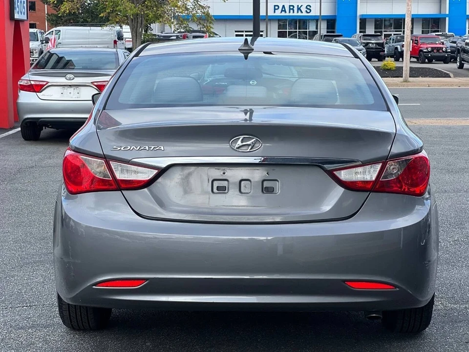 2013 Hyundai Sonata - Image 11 of 21