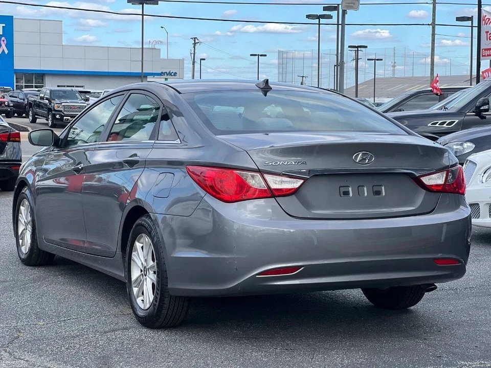 2013 Hyundai Sonata - Image 10 of 21
