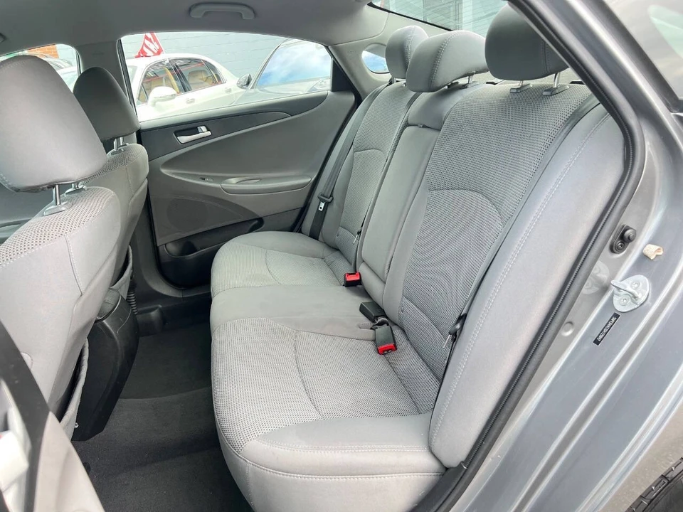 2013 Hyundai Sonata - Image 16 of 21
