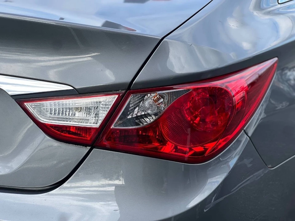 2013 Hyundai Sonata - Image 13 of 21