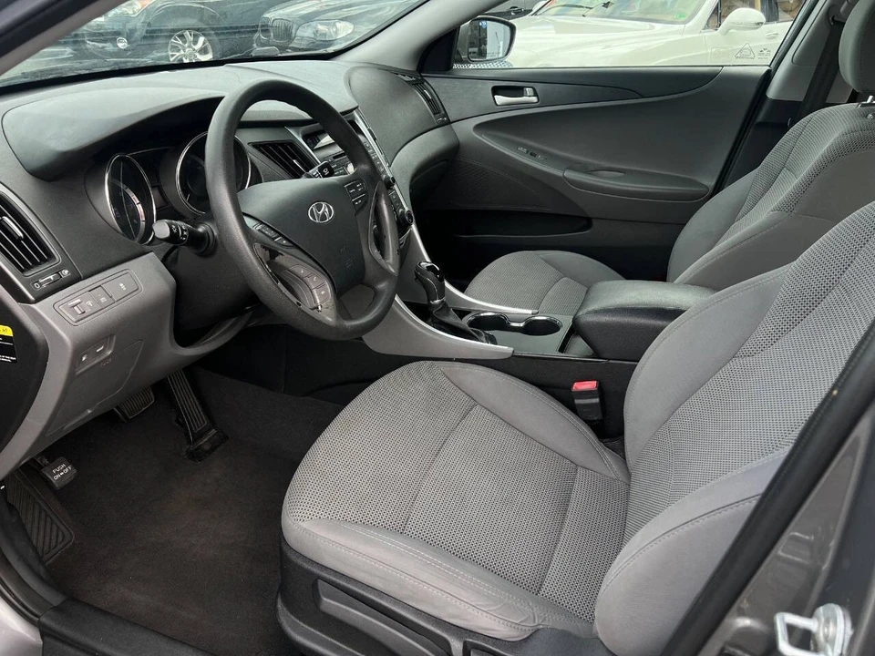 2013 Hyundai Sonata - Image 14 of 21