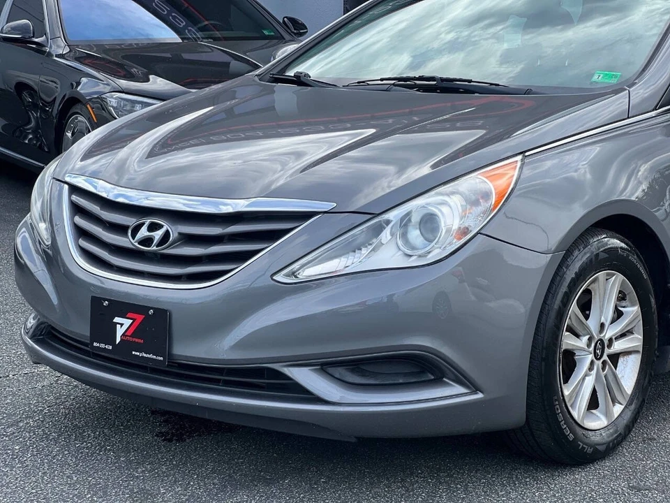 2013 Hyundai Sonata - Image 8 of 21