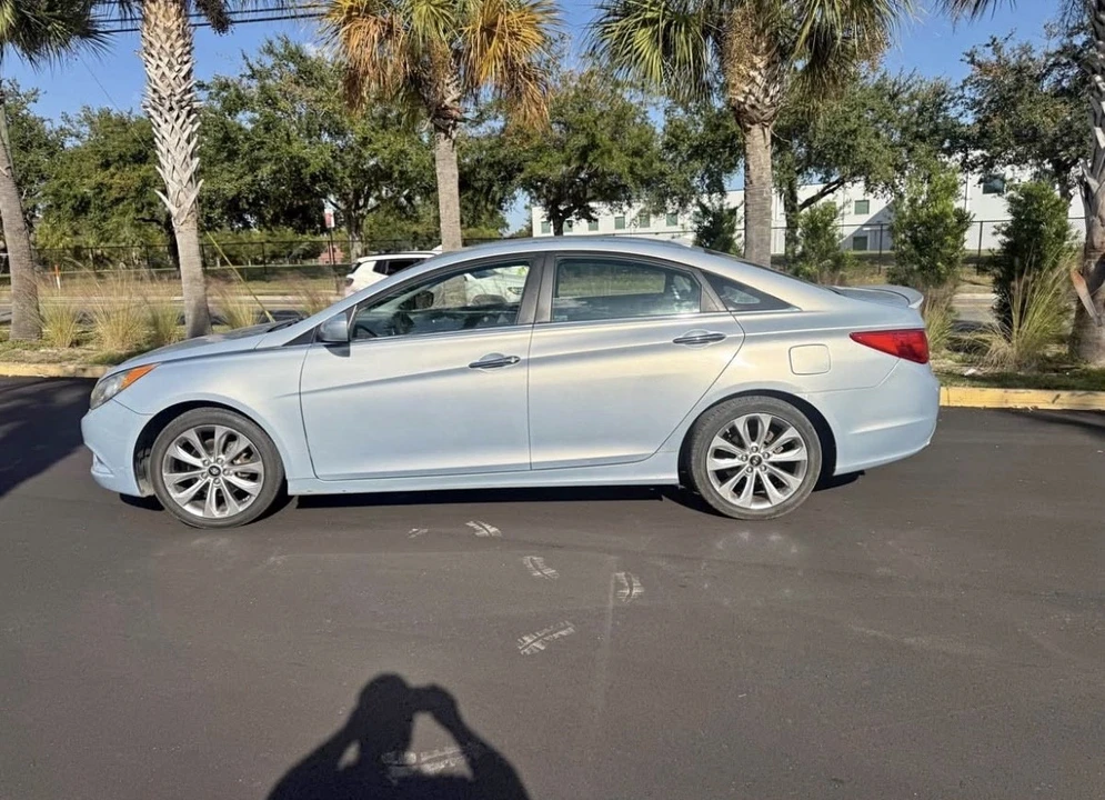 2013 Hyundai Sonata - Image 4 of 16