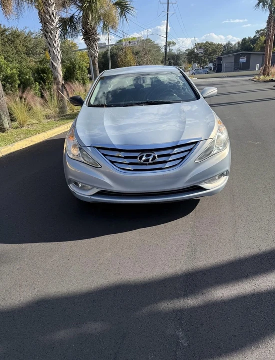 2013 Hyundai Sonata - Image 2 of 16