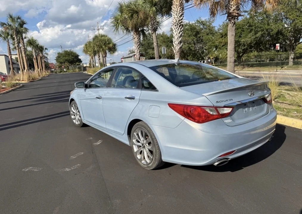 2013 Hyundai Sonata - Image 8 of 16