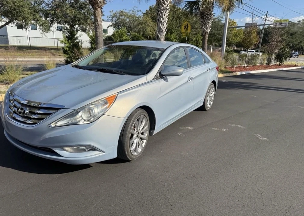 2013 Hyundai Sonata - Image 6 of 16