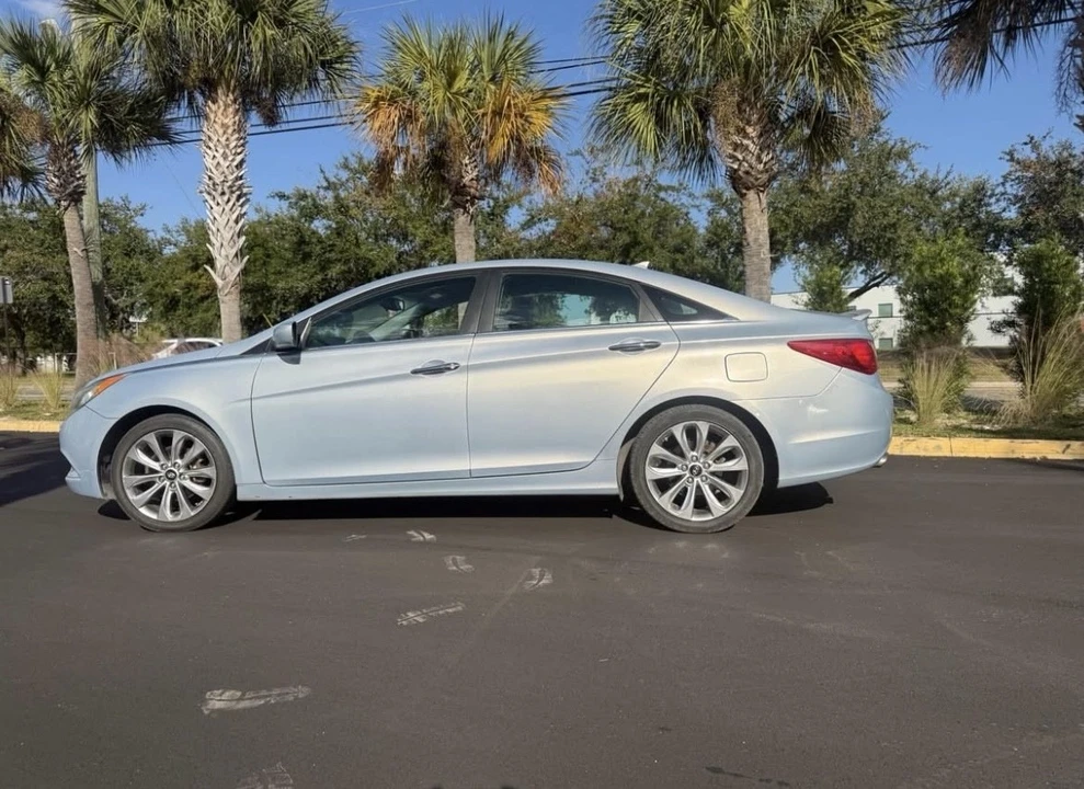2013 Hyundai Sonata - Image 3 of 16