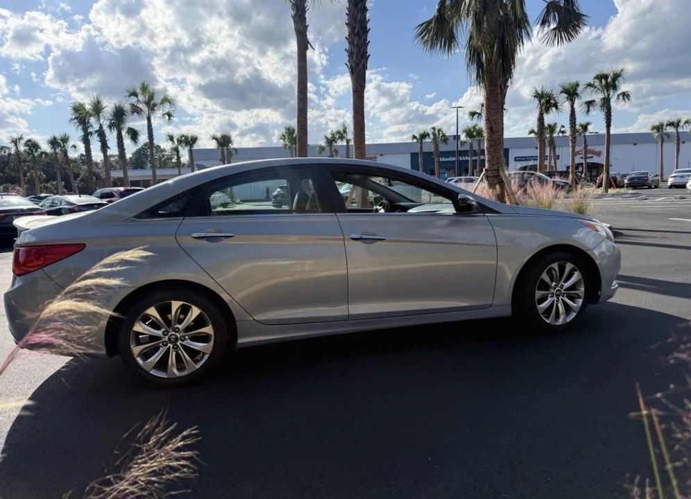 2013 Hyundai Sonata - Image 5 of 16