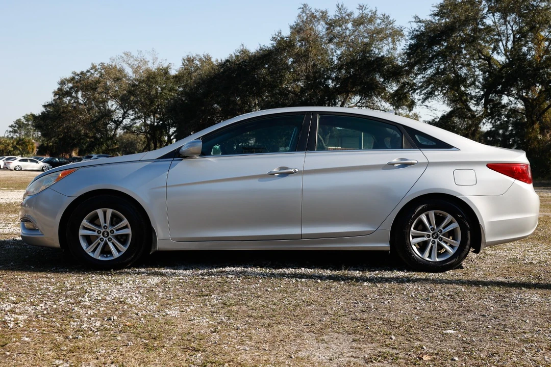 2013 Hyundai Sonata - Image 3 of 12