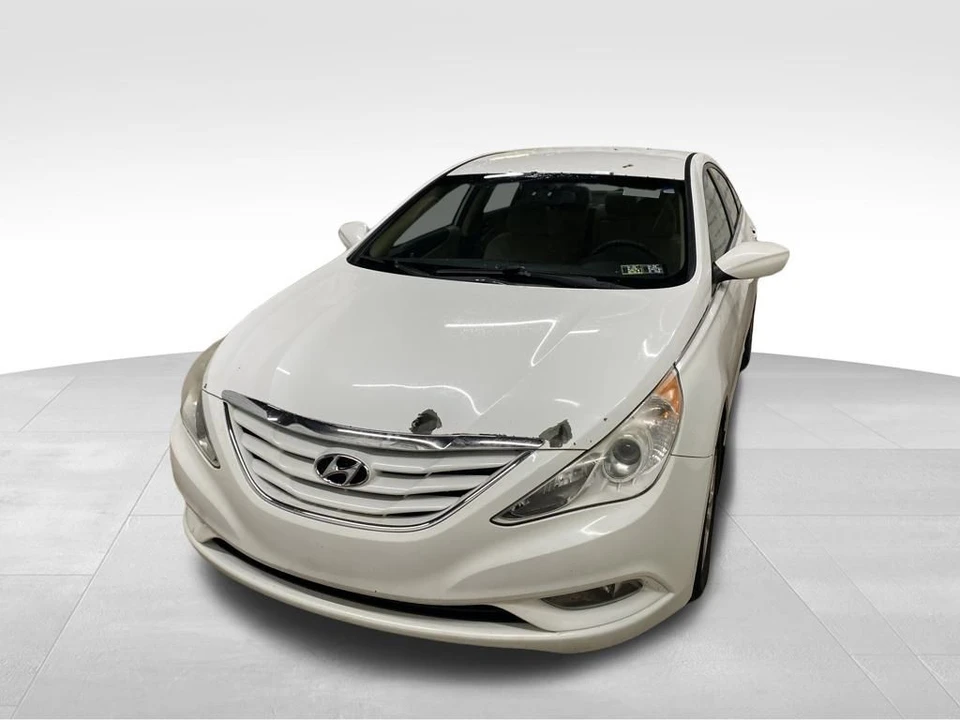 2013 Hyundai Sonata - Image 2 of 12
