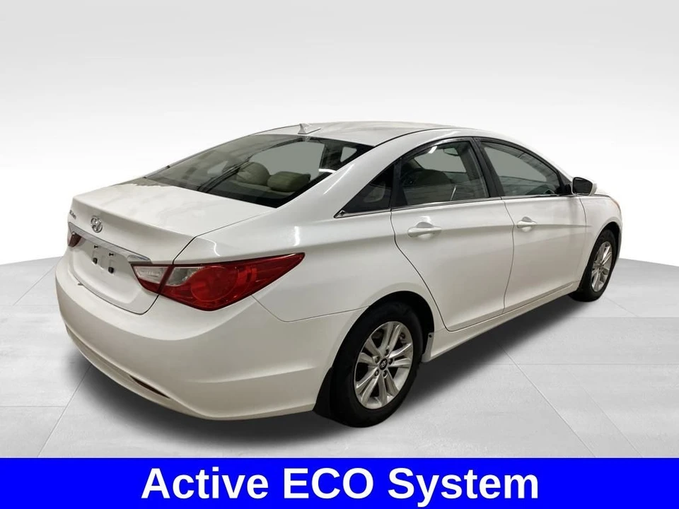 2013 Hyundai Sonata - Image 4 of 12
