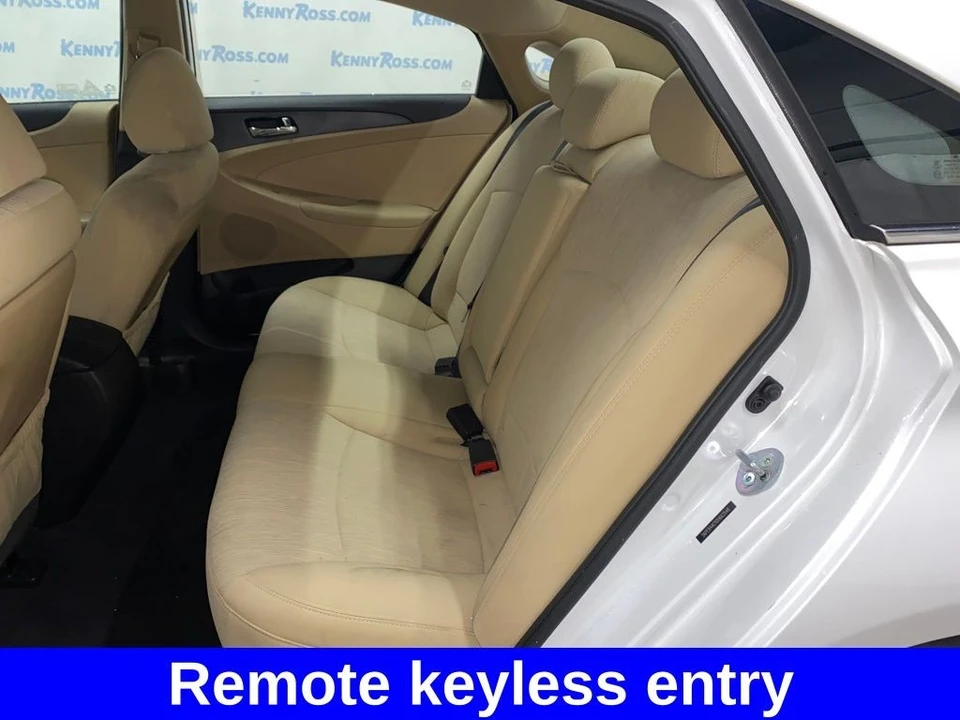 2013 Hyundai Sonata - Image 9 of 12