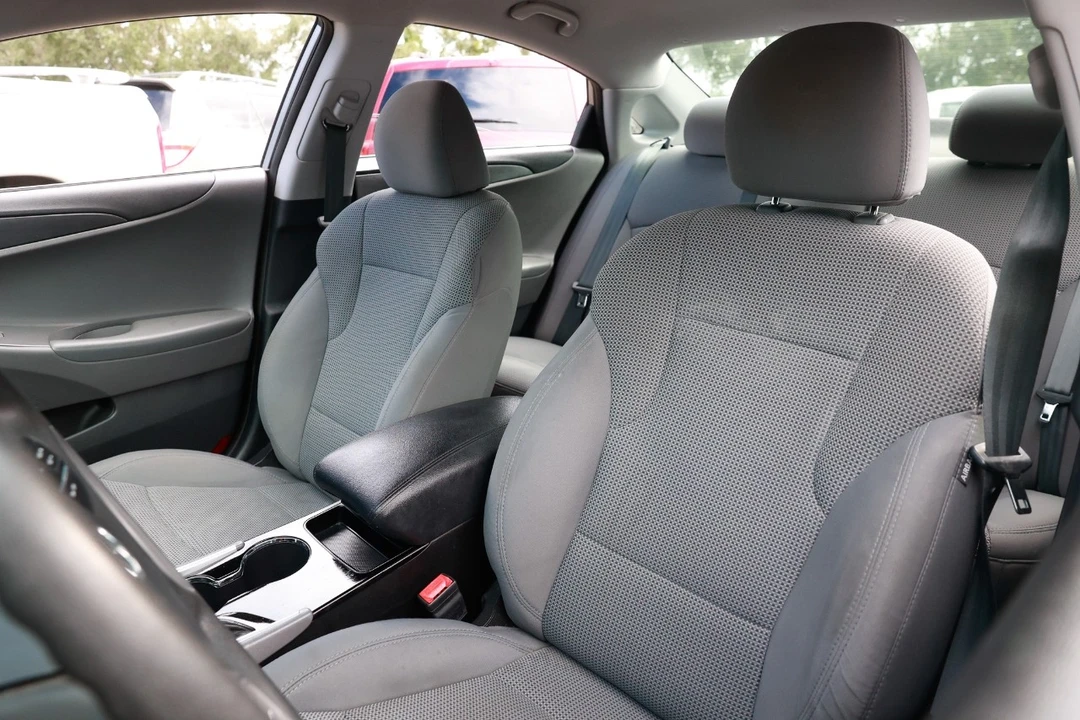 2013 Hyundai Sonata - Image 6 of 12
